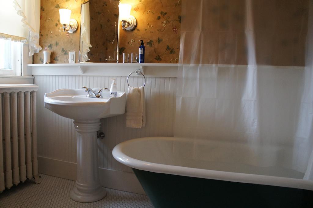 Maplecroft Bed & Breakfast Barre Δωμάτιο φωτογραφία